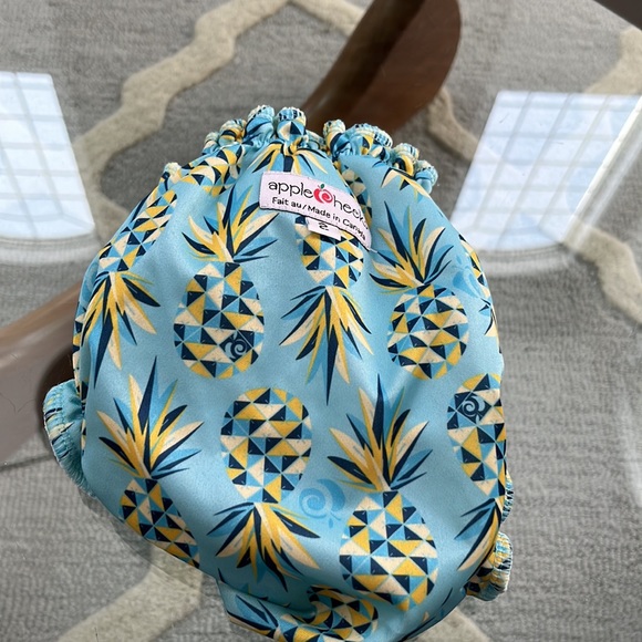 AppleCheeks All-in-One Diaper - Picture 2 of 3